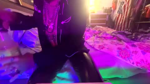 Snapshot of yourmynorthstar chatting on 10/19/25, 08:15 Edging4U online show from 10/19/25, 08:15