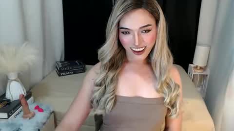 TIFFANY SUCKING QUEEN online show from 03/29/26, 05:07