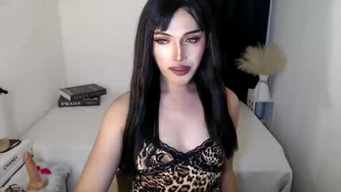 Snapshot of yournaughtykendal chatting on 04/29/26, 02:04 TIFFANY SUCKING QUEEN online show from 04/29/26, 02:04