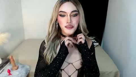 TIFFANY SUCKING QUEEN online show from 05/22/26, 08:47