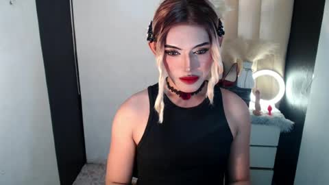 Snapshot of yournaughtykendal chatting on 08/09/26, 03:19 TIFFANY SUCKING QUEEN online show from 08/09/26, 03:19