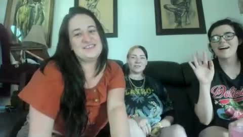 Snapshot of yournewfavoritecamgirl chatting on 07/15/26, 04:45 Lexi online show from 07/15/26, 04:45
