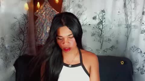 Snapshot of yourqueen_19 chatting on 04/28/26, 05:34 yourqueen_19 online show from 04/28/26, 05:34