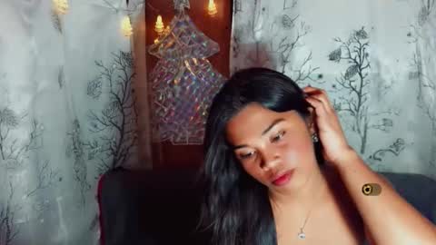 Snapshot of yourqueen_19 chatting on 05/05/26, 02:14 yourqueen_19 online show from 05/05/26, 02:14