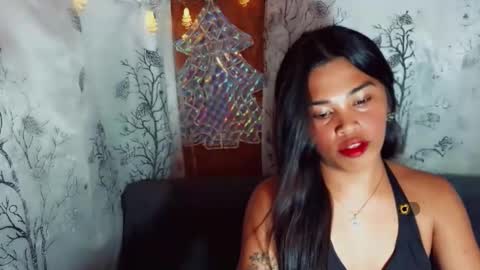 Snapshot of yourqueen_19 chatting on 05/07/26, 02:00 yourqueen_19 online show from 05/07/26, 02:00