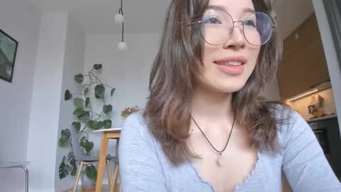 Snapshot of yours_meyy chatting on 03/07/26, 08:44 youre meyy online show from 03/07/26, 08:44