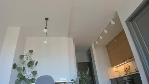 Snapshot of yours_meyy chatting on 04/15/26, 07:15 youre meyy online show from 04/15/26, 07:15