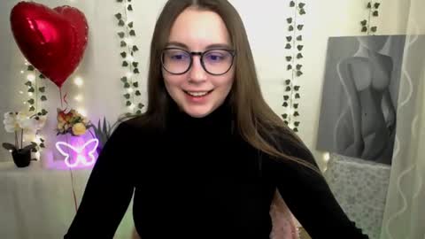 Snapshot of yours_piece_of_happiness_ chatting on 02/19/25, 06:33 Happy online show from 02/19/25, 06:33