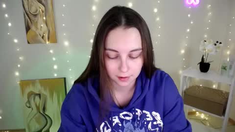 Snapshot of yours_piece_of_happiness_ chatting on 03/07/26, 06:21 Happy online show from 03/07/26, 06:21