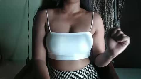Snapshot of yoursassy_girl chatting on 09/25/25, 06:55 yoursassy_girl online show from 09/25/25, 06:55