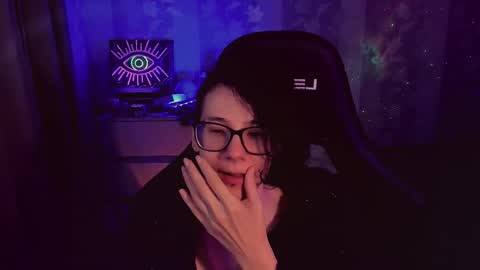 Snapshot of yourscosmic chatting on 11/11/25, 11:32 Yours Cosmic online show from 11/11/25, 11:32