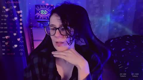 Snapshot of yourscosmic chatting on 12/01/25, 12:32 Yours Cosmic online show from 12/01/25, 12:32