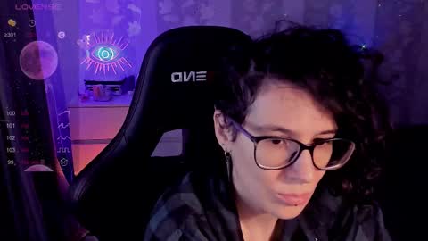 Snapshot of yourscosmic chatting on 12/19/25, 11:06 Yours Cosmic online show from 12/19/25, 11:06