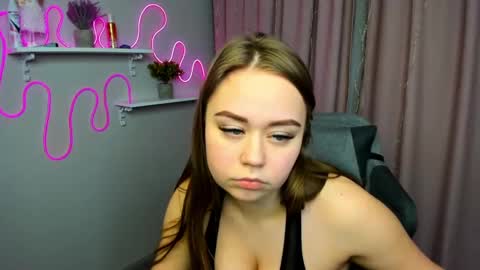 Snapshot of yoursexenergy chatting on 02/18/25, 08:38 yoursexenergy online show from 02/18/25, 08:38