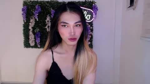 Snapshot of yoursexservice chatting on 02/11/25, 11:44 online show from 02/11/25, 11:44