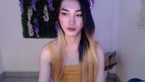 Snapshot of yoursexservice chatting on 02/15/25, 01:10 online show from 02/15/25, 01:10