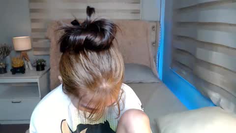 Snapshot of yoursexservice chatting on 10/16/25, 11:28 online show from 10/16/25, 11:28