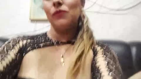 Snapshot of yoursexymature2024 chatting on 02/23/25, 04:39 yoursexymature2024 online show from 02/23/25, 04:39