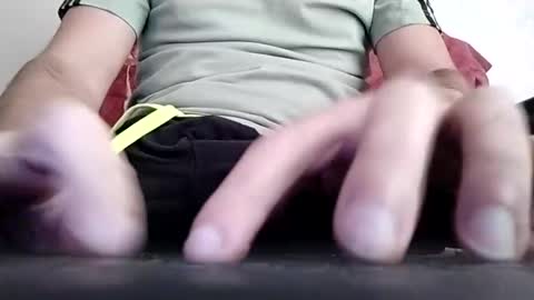 Snapshot of yoursexymr chatting on 10/20/25, 02:39 Mark online show from 10/20/25, 02:39