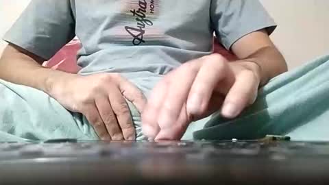 Snapshot of yoursexymr chatting on 10/21/25, 03:13 Mark online show from 10/21/25, 03:13