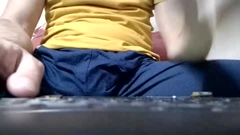 Snapshot of yoursexymr chatting on 10/28/25, 06:43 Mark online show from 10/28/25, 06:43