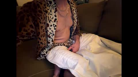 Snapshot of yourslavboy chatting on 04/27/26, 10:24 yourslavboy online show from 04/27/26, 10:24