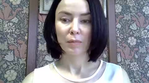 Snapshot of yoursofia_ chatting on 11/18/25, 11:25 yoursofia_ online show from 11/18/25, 11:25