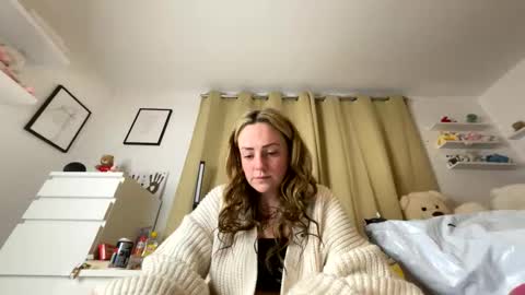 Snapshot of yoursofiablack chatting on 10/15/25, 03:45 yoursofiablack online show from 10/15/25, 03:45