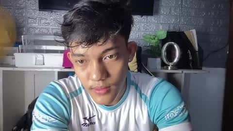 Snapshot of yourstreetguy_kenneth chatting on 07/31/26, 10:53 yourstreetguy_kenneth online show from 07/31/26, 10:53