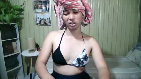 Snapshot of yoursubmissive_larah chatting on 04/12/26, 06:40 yoursubmissive_larah online show from 04/12/26, 06:40