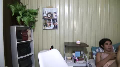 Snapshot of yoursubmissive_larah chatting on 05/13/26, 07:06 yoursubmissive_larah online show from 05/13/26, 07:06