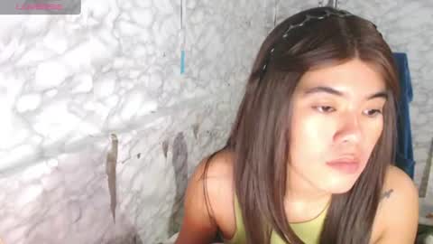 Snapshot of yoursweet_asian20 chatting on 06/23/26, 05:49 Maddie online show from 06/23/26, 05:49