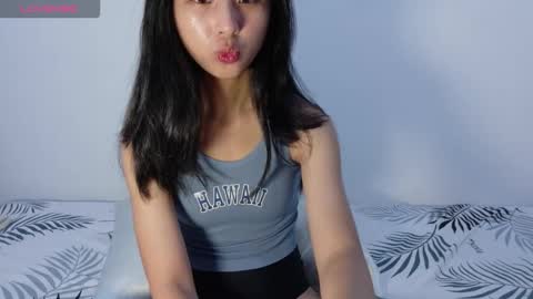 Snapshot of yoursweetestkiwi chatting on 11/18/25, 12:09 Kiwi online show from 11/18/25, 12:09