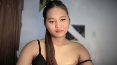 yoursweetgirl_zia online show from 05/16/26, 06:21