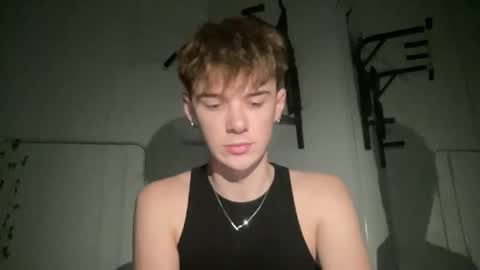 Snapshot of yoursweetyguy chatting on 12/18/25, 02:23 yoursweetyguy online show from 12/18/25, 02:23