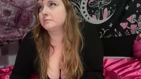 Snapshot of yourthickgingergoddess chatting on 12/01/25, 07:02 yourthickgingergoddess online show from 12/01/25, 07:02