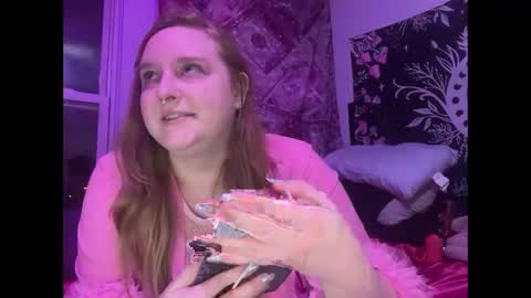 Snapshot of yourthickgingergoddess chatting on 12/23/25, 02:53 yourthickgingergoddess online show from 12/23/25, 02:53
