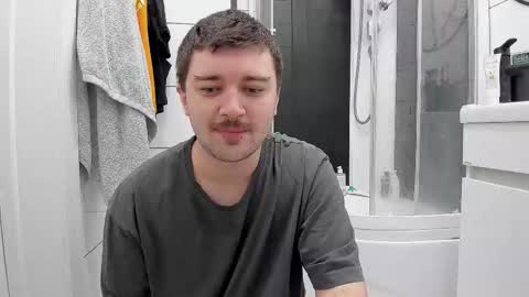 Snapshot of yourtotoro chatting on 09/09/25, 09:42 Mike online show from 09/09/25, 09:42