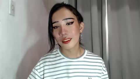 Snapshot of yourwife_material99 chatting on 04/02/26, 05:38 yourwife_material99 online show from 04/02/26, 05:38