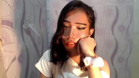 Snapshot of yourwife_material99 chatting on 04/06/26, 05:25 yourwife_material99 online show from 04/06/26, 05:25