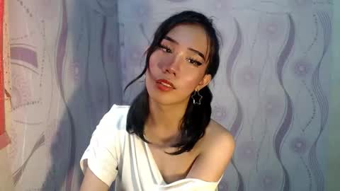 Snapshot of yourwife_material99 chatting on 04/07/26, 05:30 yourwife_material99 online show from 04/07/26, 05:30