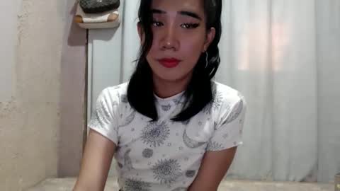 Snapshot of yourwife_material99 chatting on 04/09/26, 05:18 yourwife_material99 online show from 04/09/26, 05:18