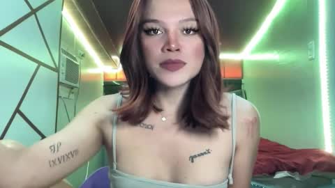 Snapshot of yourwildestdreamgirl chatting on 06/11/26, 02:44 ANDREA online show from 06/11/26, 02:44