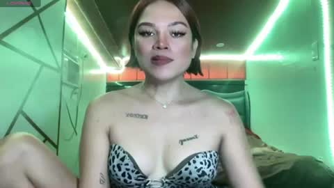 Snapshot of yourwildestdreamgirl chatting on 06/22/26, 04:53 ANDREA online show from 06/22/26, 04:53