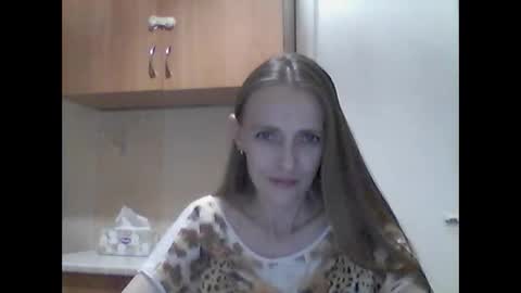 Snapshot of youur_light chatting on 05/10/26, 06:35 Youur light online show from 05/10/26, 06:35