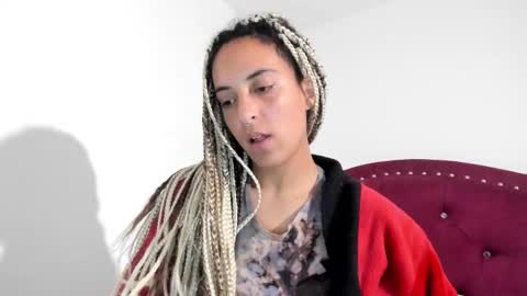 elizabeth  ju   online show from 01/31/25, 02:26