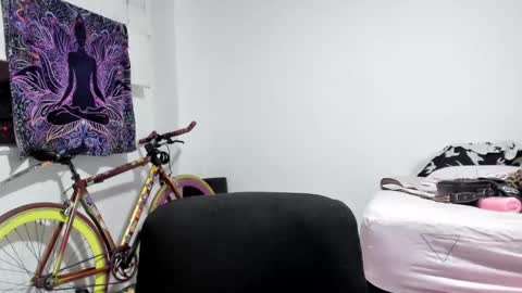 elizabeth  ju   online show from 02/05/25, 01:04