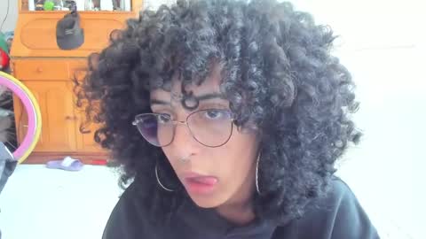 elizabeth  ju   online show from 02/21/25, 10:04