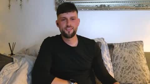 youzername2 online show from 12/14/25, 12:49