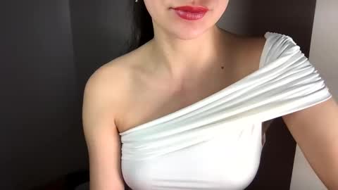 Snapshot of yovaline chatting on 11/18/25, 11:58 yovaline online show from 11/18/25, 11:58